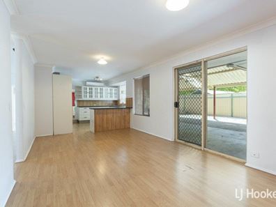 2 Hampton Court, Thornlie WA 6108