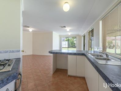 4 Curry Court, Huntingdale WA 6110