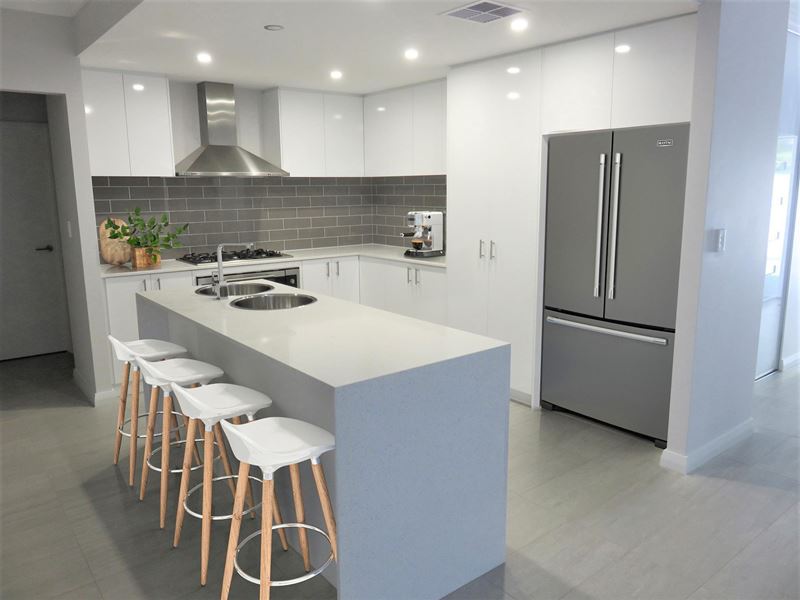 21B VALENTINE AVENUE, Dianella
