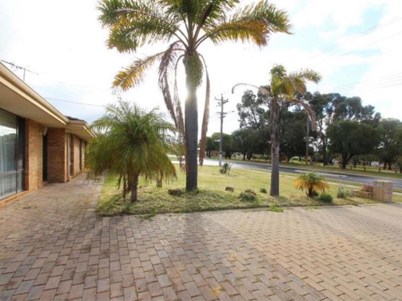 75 Lysander Drive, Heathridge