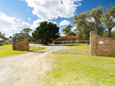 4 Trenant Park Gardens, Golden Bay WA 6174