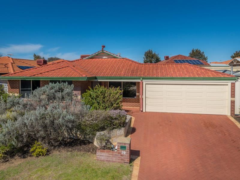 29 Melfort Circle, Kinross