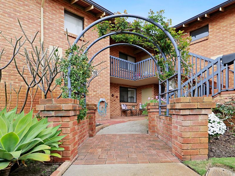 2/52-54 Liege  Street, Woodlands