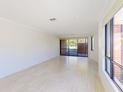 18 Revitalise Circuit, Craigie WA 6025