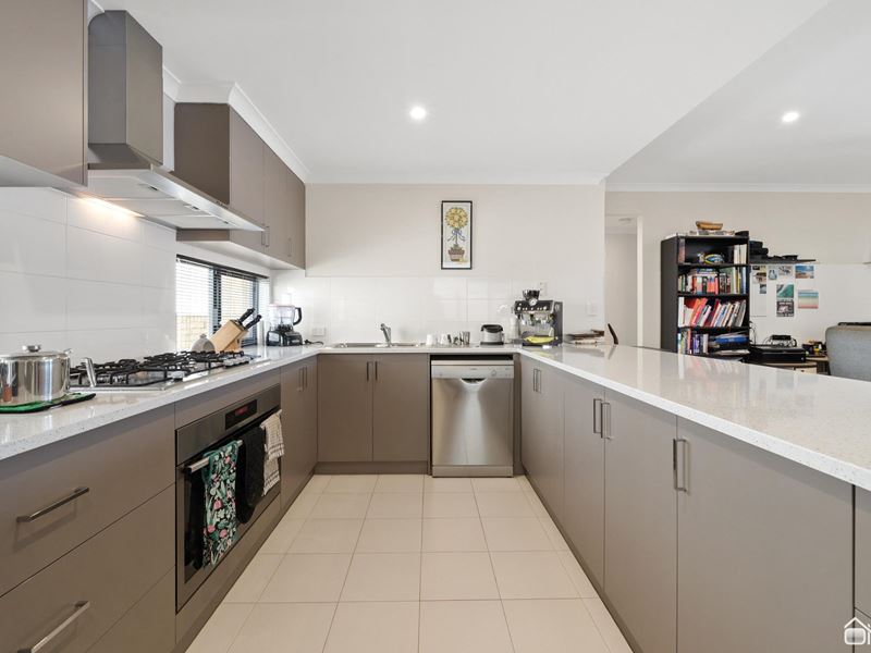 10/8 Benson Court, Mount Nasura