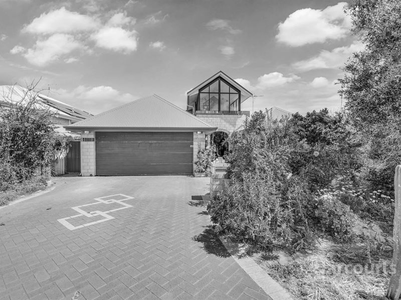 32 Ronsard Drive, San Remo