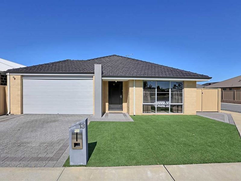 13 Lee-Steere Crescent, Piara Waters WA 6112
