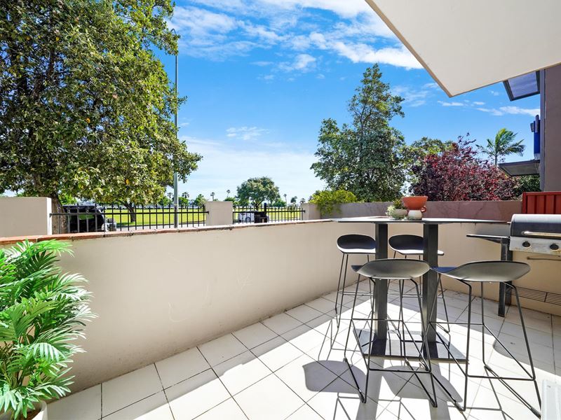 2/120 Terrace Road, Perth
