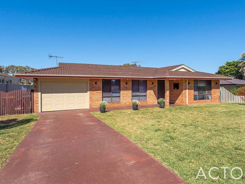 24 Sandalwood Parade, Halls Head WA 6210