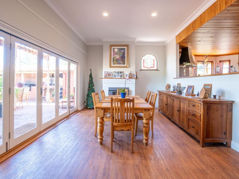 41 Birdwood Circus West, Bicton