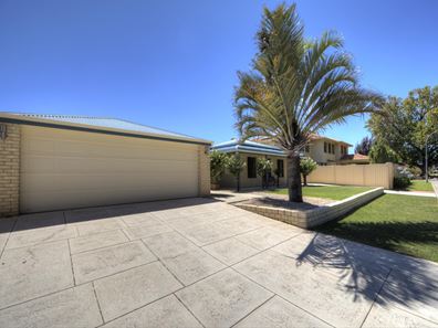 32 Cedar Way, Forrestfield WA 6058