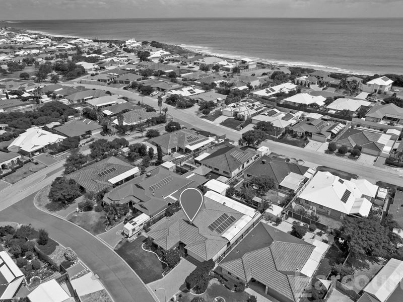 6 Malibu Point, Halls Head WA 6210