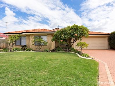6 Malibu Point, Halls Head WA 6210