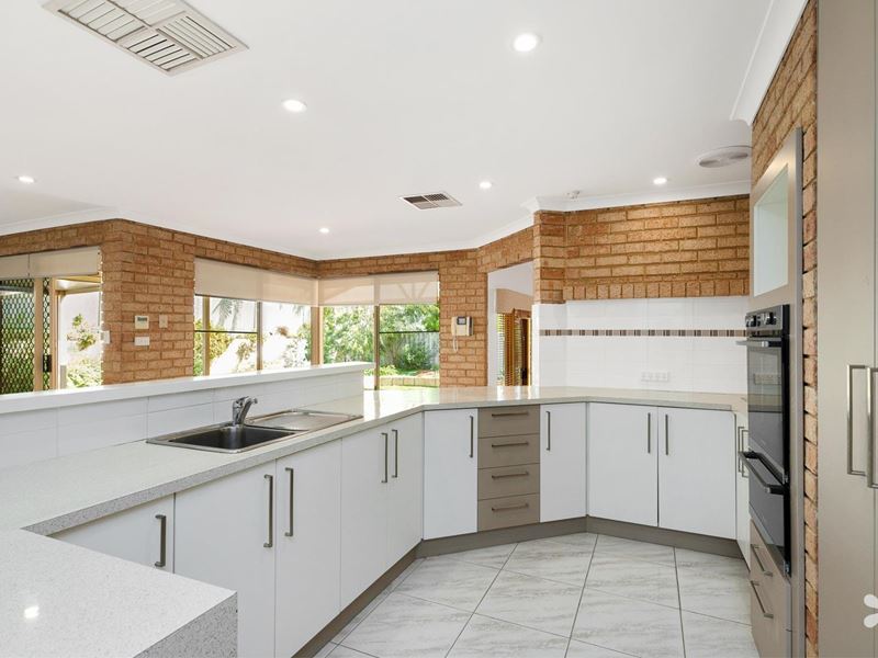 84 Casserly Drive, Leeming