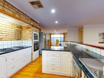 89 Georgetown Drive, Safety Bay WA 6169