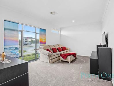 28 Clementine Bvd, Treeby WA 6164