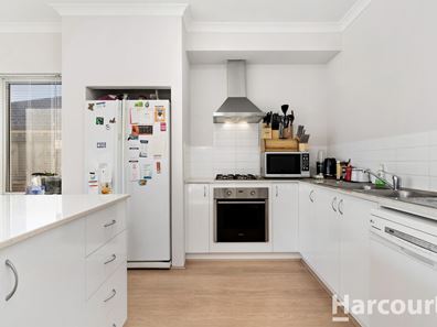 12 Teneriffe Rise, Halls Head WA 6210