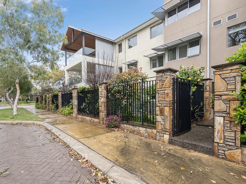 1/14 Coneflower  Corner, Churchlands