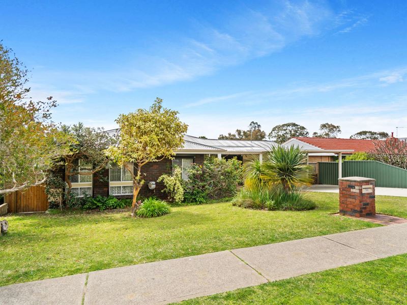 72 Rosewood  Avenue, Woodlands