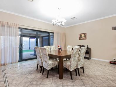 39 Waratah Circle, Halls Head WA 6210