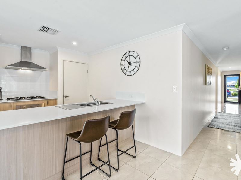 5 Livorno Boulevard, Piara Waters