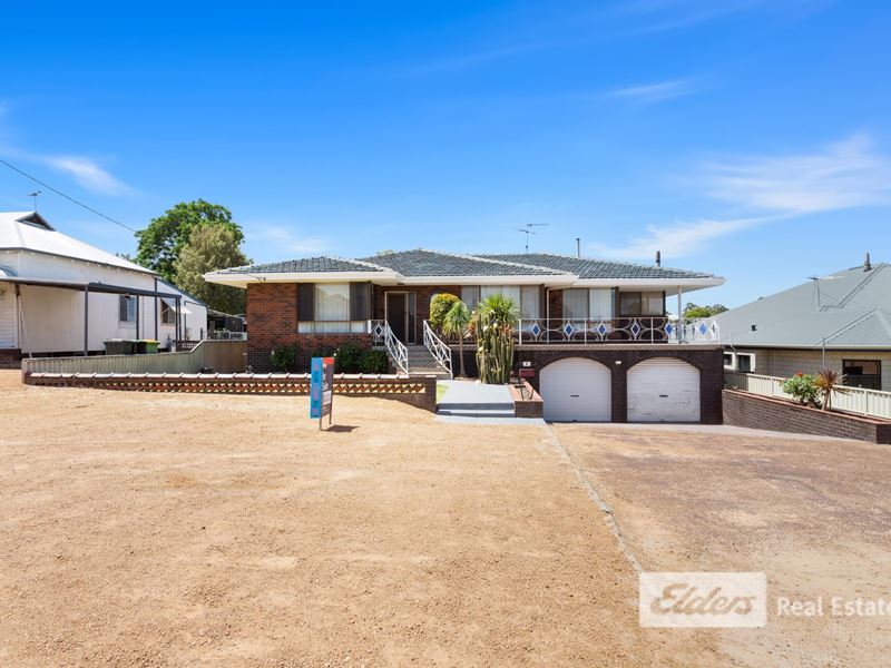 6 Hutton  Street, Collie WA 6225