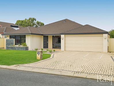 9 Tongaroo Boulevard, Success WA 6164