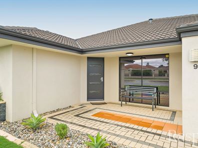 9 Tongaroo Boulevard, Success WA 6164