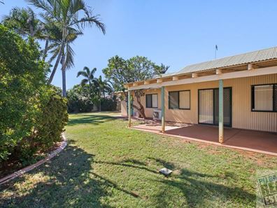 13 Armstrong Drive, Baynton WA 6714