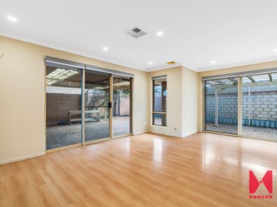 1/8 Palmerston Street, St James WA 6102