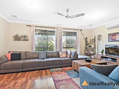 105 Lyrebird Way, Thornlie WA 6108