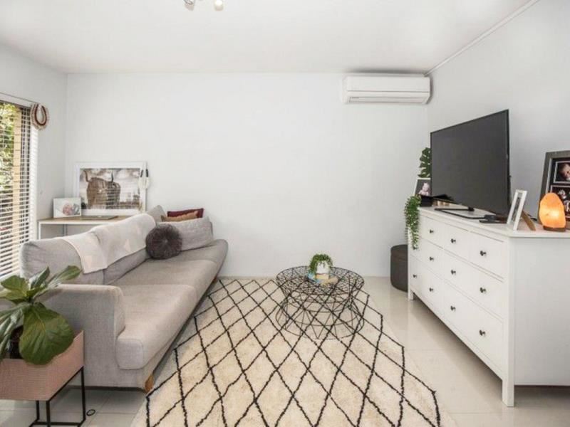 4/58 Pollard Street, Glendalough