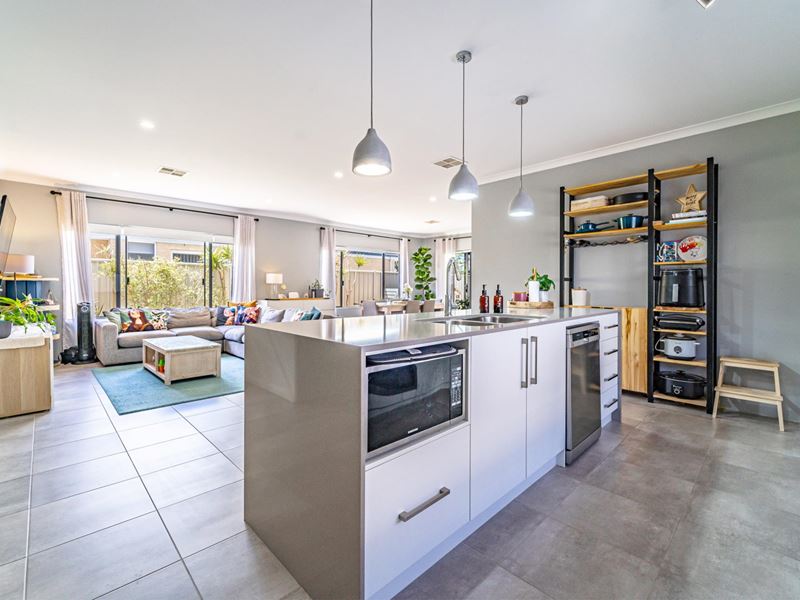 71 Kingscliff Drive, Golden Bay