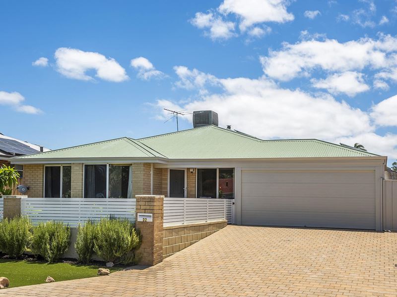 32 Mangrove Circuit, Banksia Grove