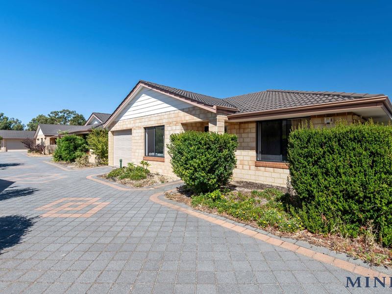 9/11-13 Herndon Close, Cannington