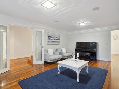 7 Madeira Turn, Hillarys WA 6025