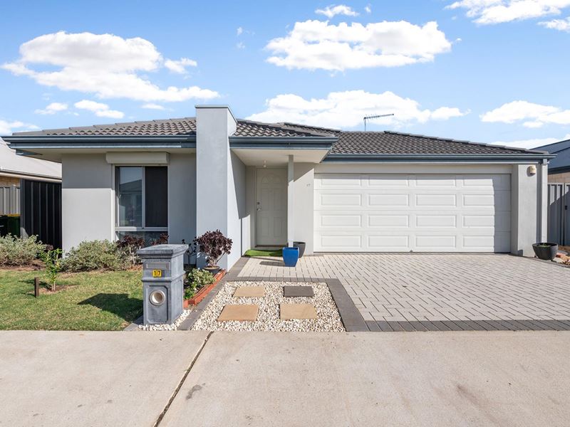 17 Charnwood Grove, Hilbert WA 6112