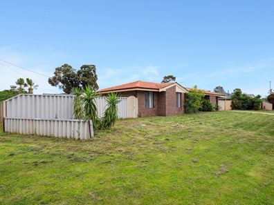 10 Gymea Court, Armadale WA 6112