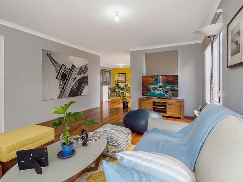 14 Worcester Bend, Piara Waters