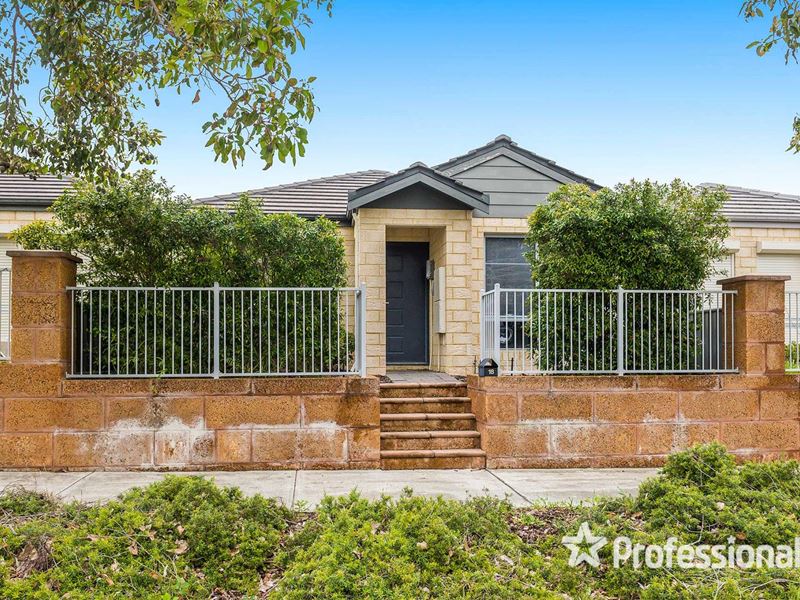 18 Micrantha Way, Banksia Grove