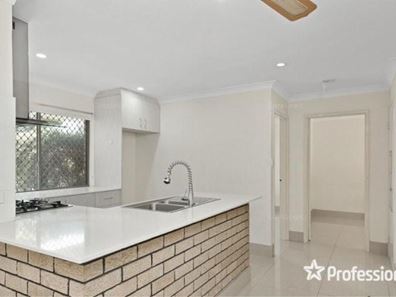 5 Gaze Court, Thornlie WA 6108