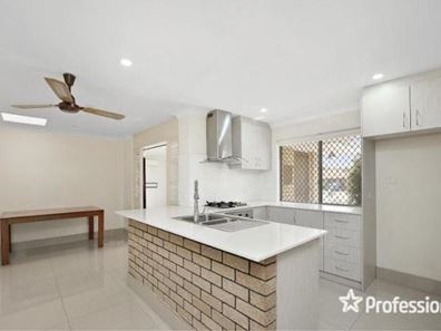 5 Gaze Court, Thornlie WA 6108