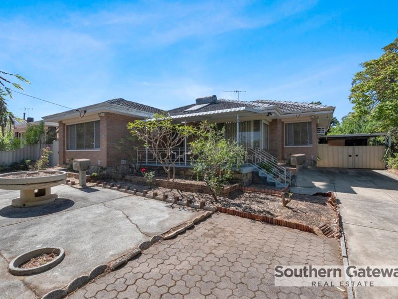 8 Christmas Avenue, Orelia