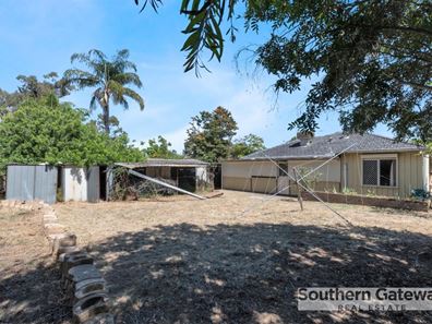 8 Christmas Avenue, Orelia WA 6167