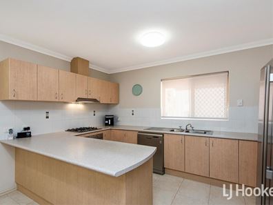 35C Connemara Drive, Thornlie WA 6108