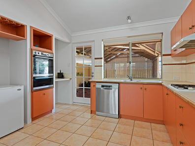 9 Batavia Place, Mahomets Flats WA 6530