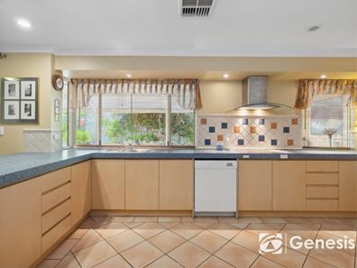 3 McPhee Court, Mundaring WA 6073