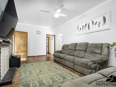 42 Crowther Street, Beachlands WA 6530
