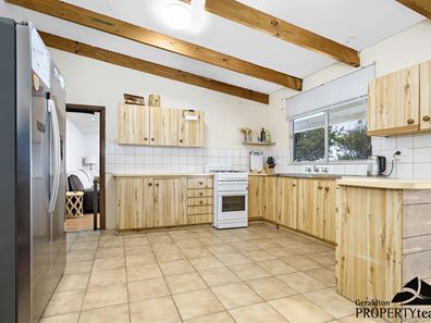 42 Crowther Street, Beachlands WA 6530