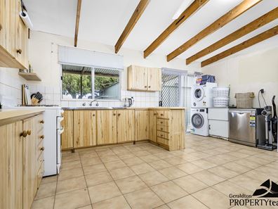 42 Crowther Street, Beachlands WA 6530
